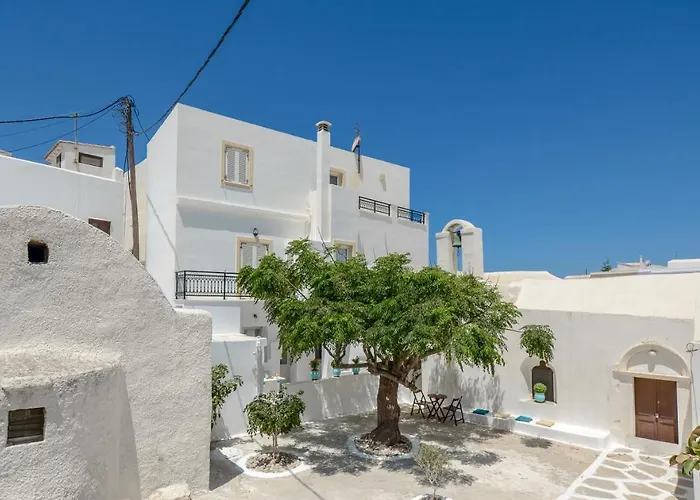 Naxian Heart-walk To Castle, Port & Portara 度假居